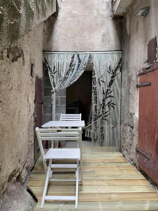 Petit appartement douillet Les Martres-de-Veyre Extérieur photo